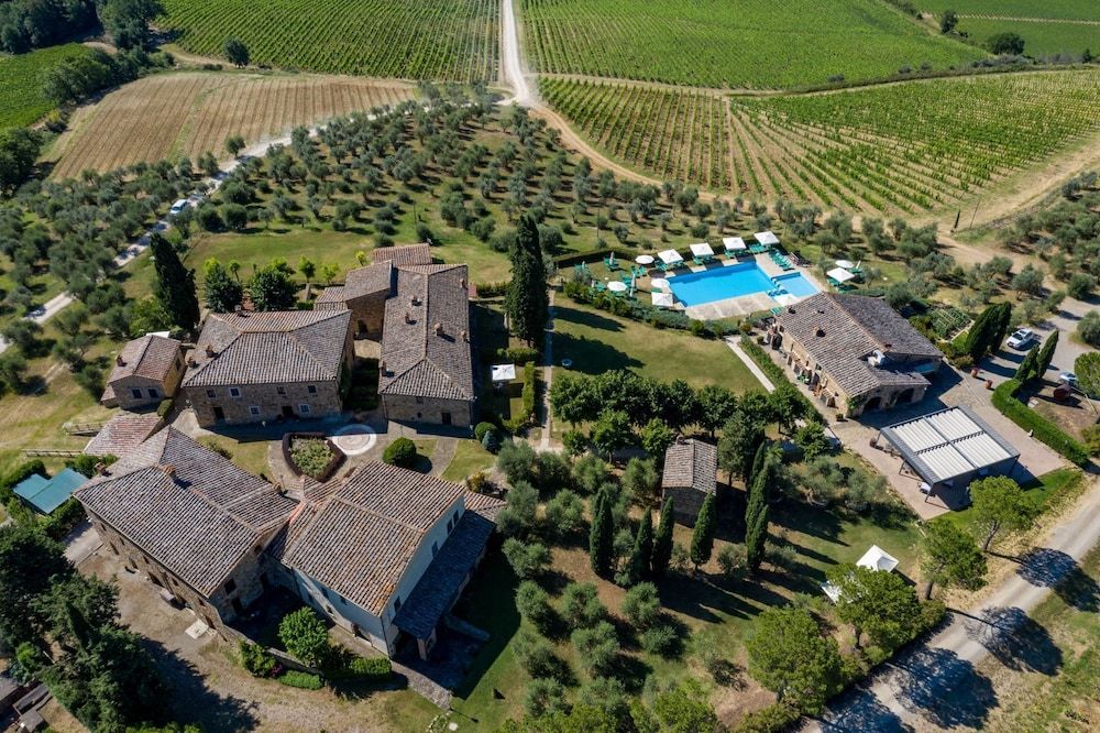 Relais Riserva di Fizzano 1