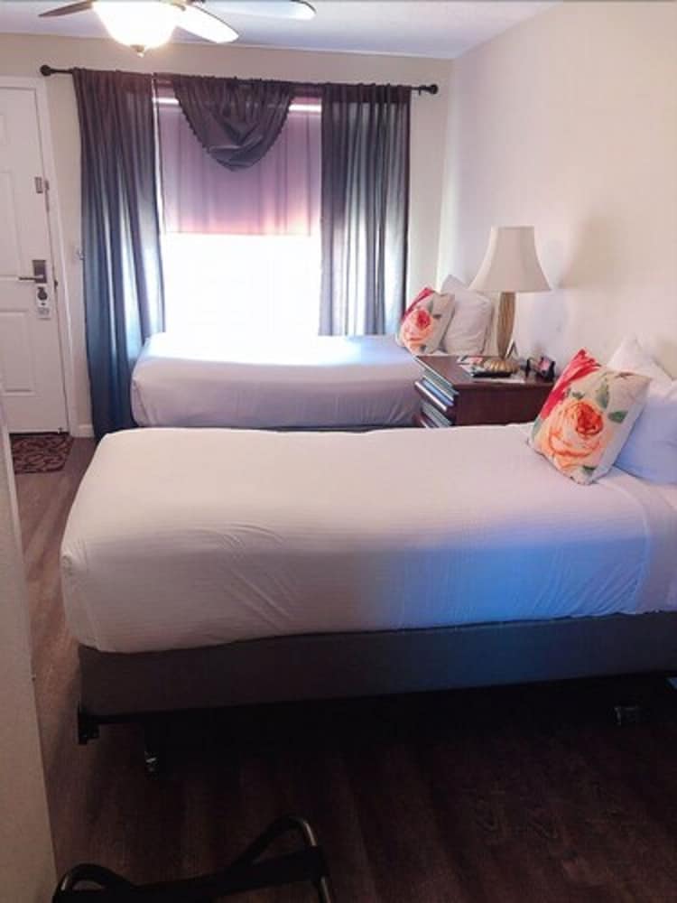 The Waldport Inn 2