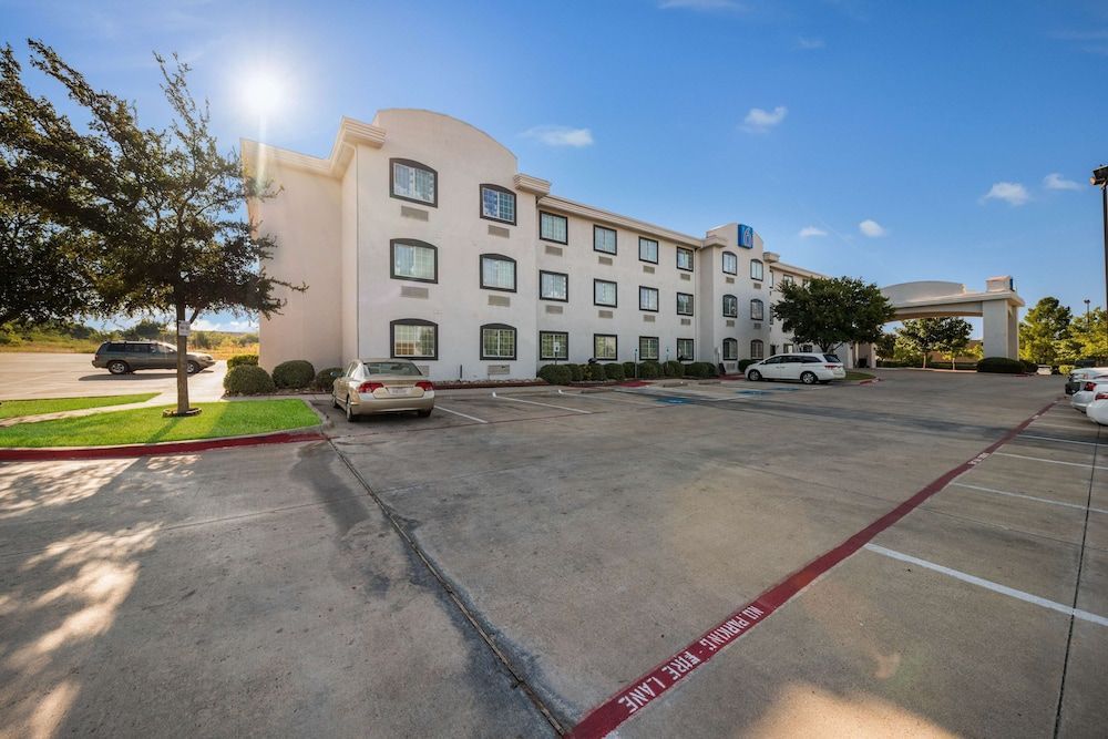 Motel 6 Decatur, TX 1