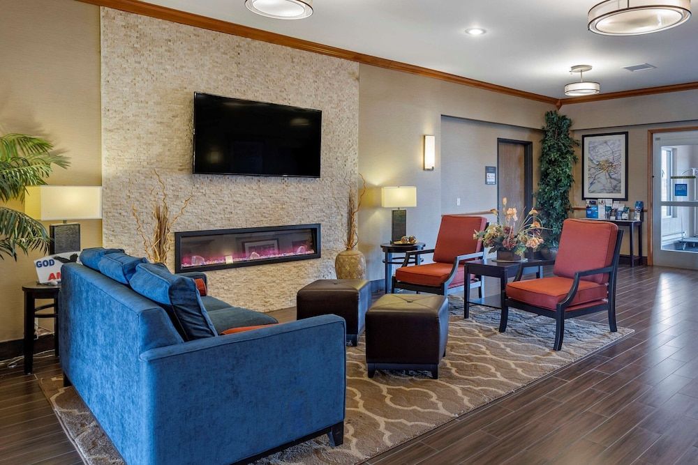 Comfort Inn & Suites Greenville I-70 2