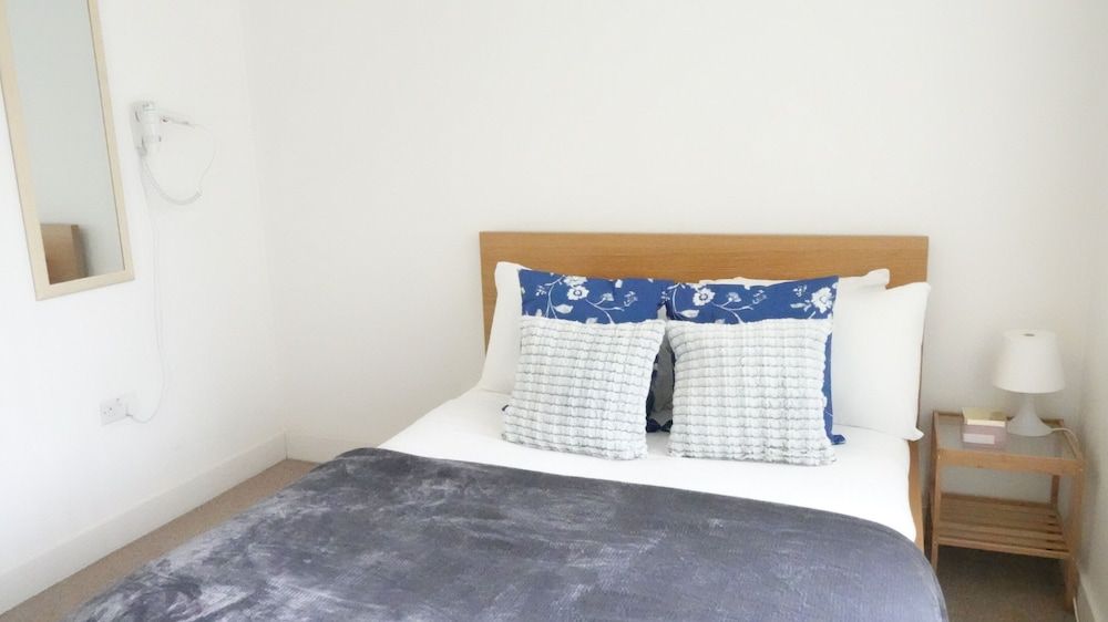 Private Rooms-Private Bathrooms-Near Airport- CABIN CREW paradise 2