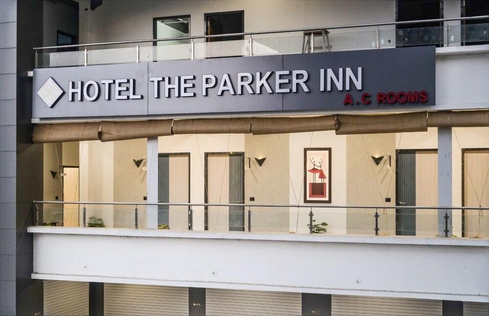 HOTEL THE PARKER INN By KBNT GROUP 1