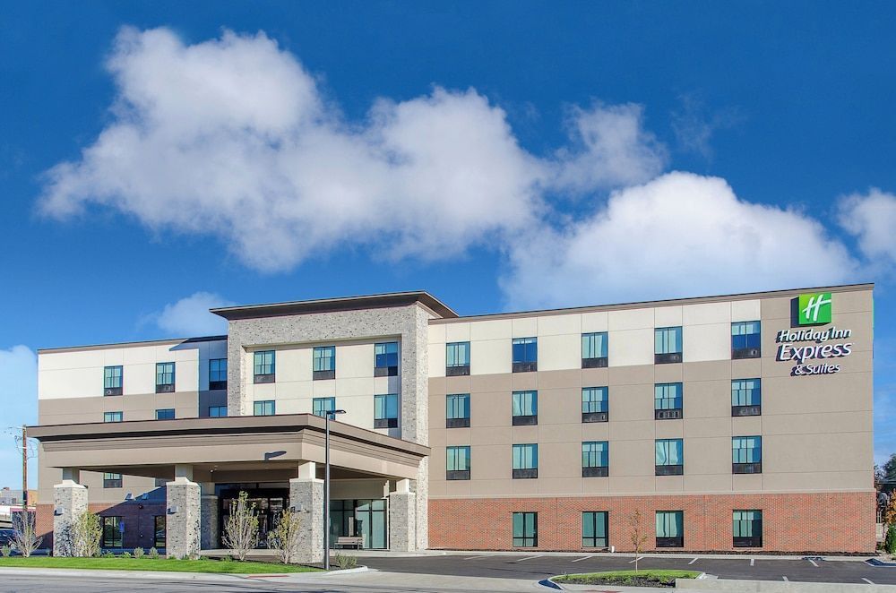 Holiday Inn Express & Suites ATCHISON by IHG 1