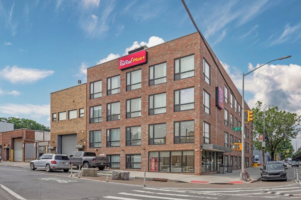 Red Roof Inn PLUS Brooklyn - 3rd Ave 1