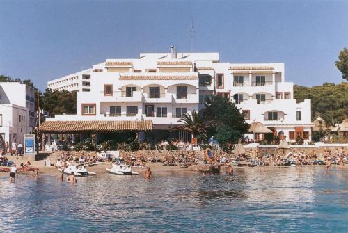 Apartamentos Playa Es Cana 1