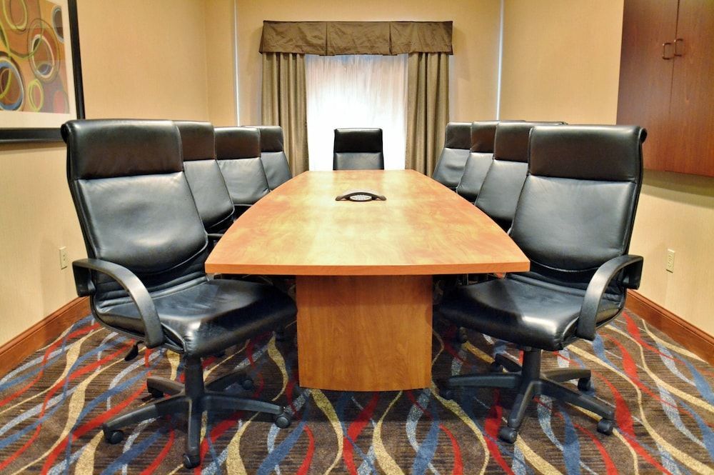 Holiday Inn Express & Suites MONACA - CENTER TOWNSHIP by IHG 1