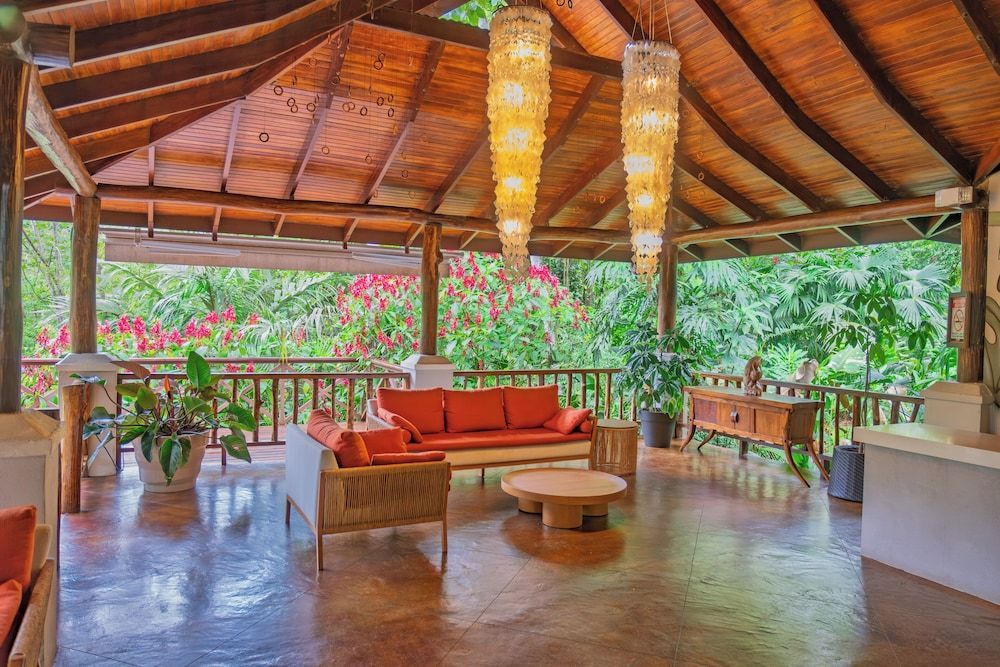 Lost Iguana Resort and Spa 2