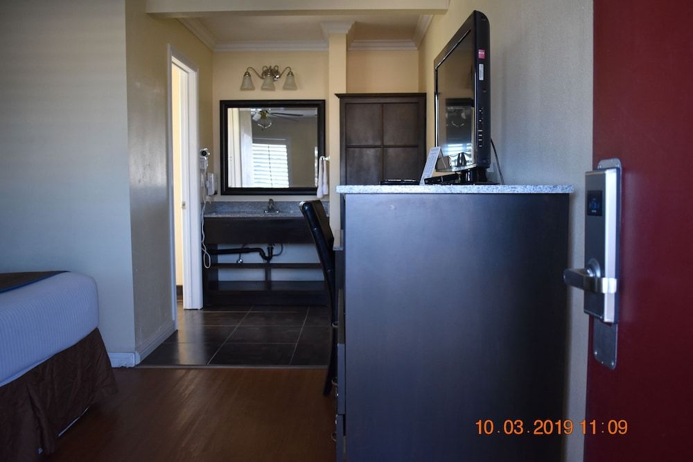 Rockview Inn and Suites - Morro Bay CA 2