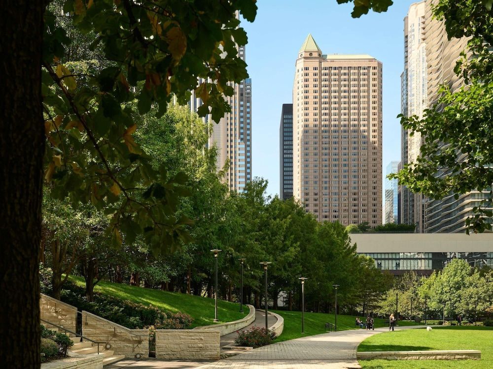 Fairmont Chicago at Millennium Park Gold Experience 1