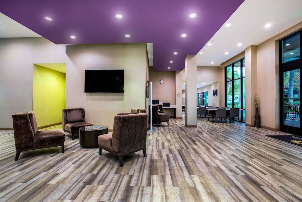 La Quinta by Wyndham Pomona 2