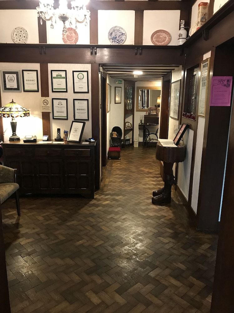 Barons Court Hotel 2