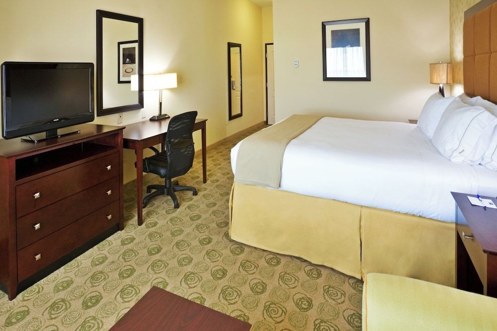 Holiday Inn Express & Suites DALLAS EAST - FAIR PARK by IHG 2