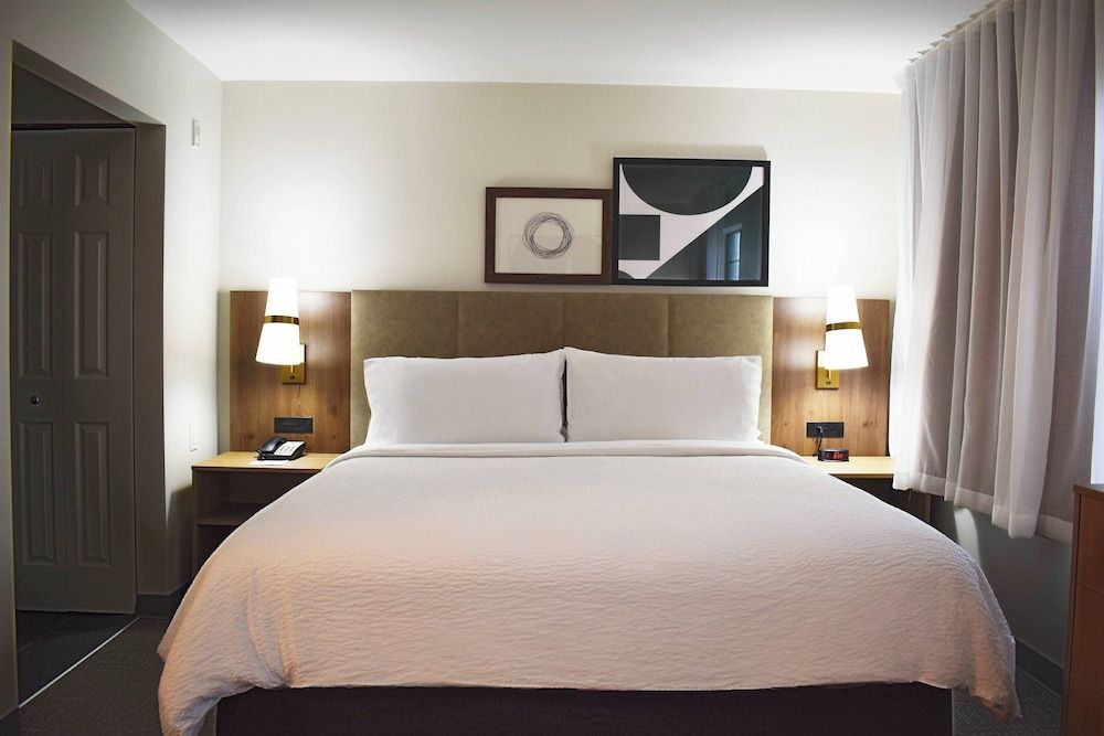Staybridge Suites DETROIT - NOVI by IHG 2