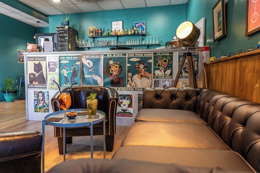 Logis Hôtels Restaurant La Pause Rn7 Montélimar Nord 2