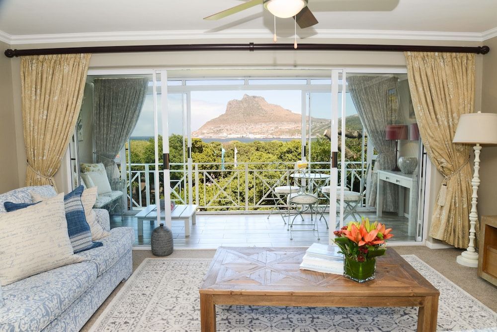 dk villas 1 Harbour View Hout Bay 1