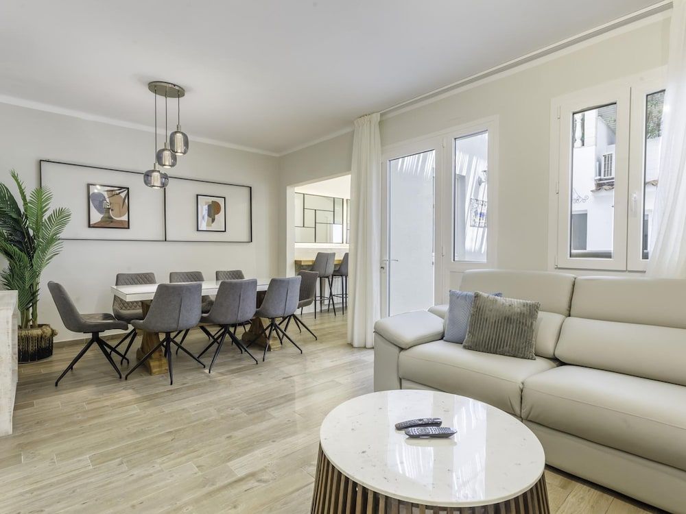Sitges Centre Mediterranean House- 5 Bedroom, 4 Bathroom, Terrace Courtyard, Private Rooptop Pool 2