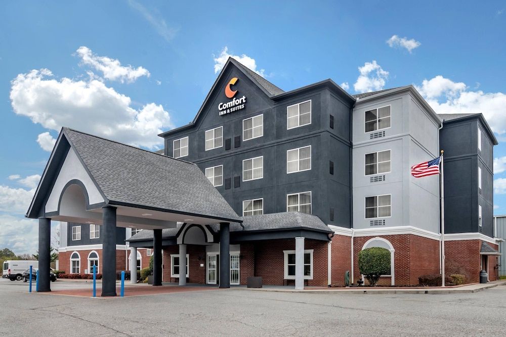 Comfort Inn & Suites Calhoun South 1