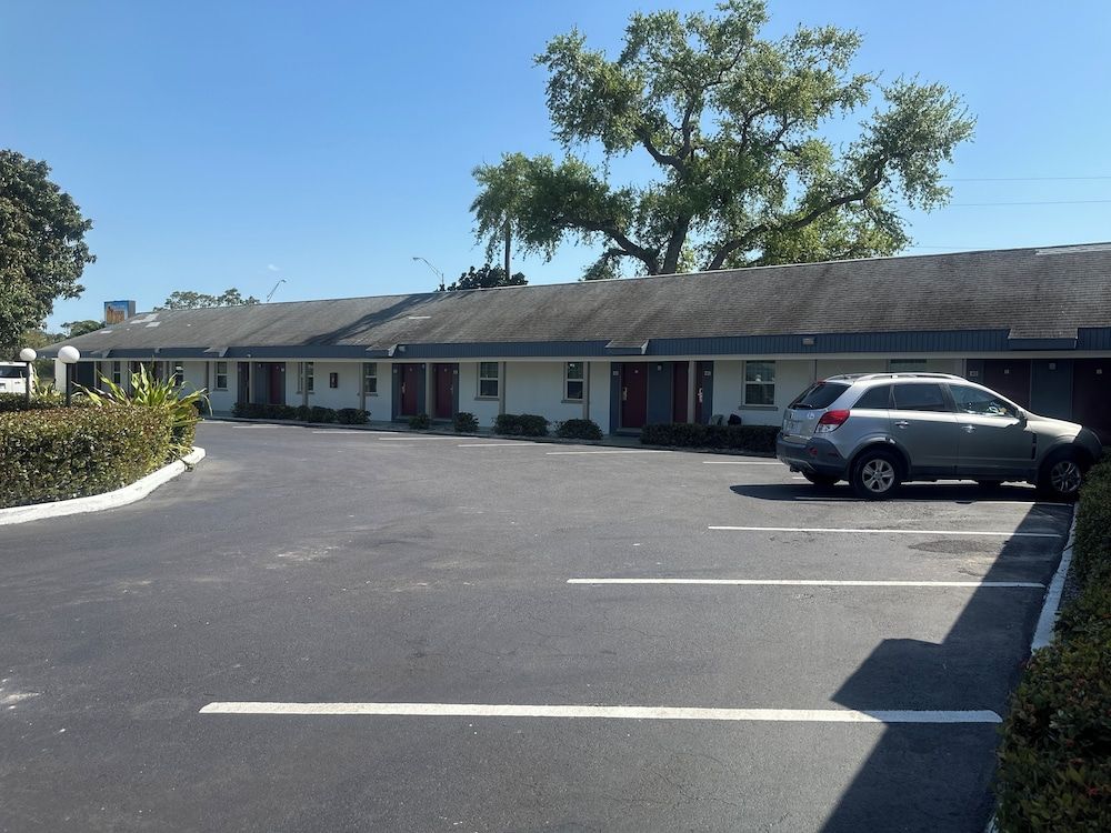 Tropical Palm Motel 1