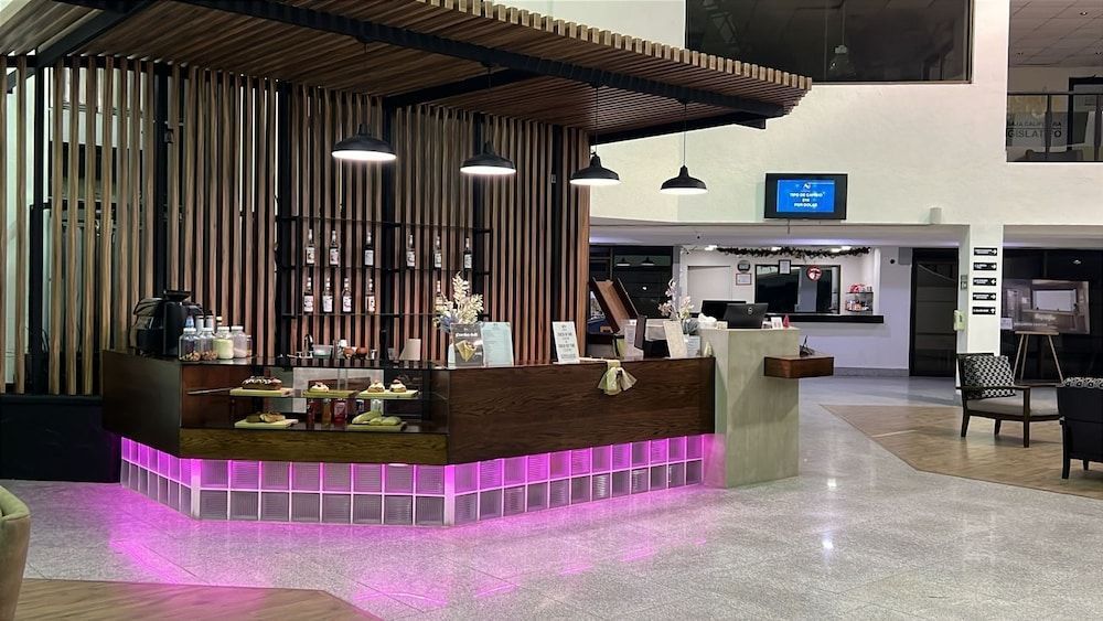 Hotel Corona Plaza 2