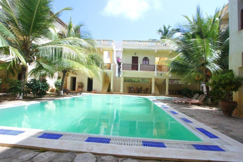 Jannataan Hotel 1