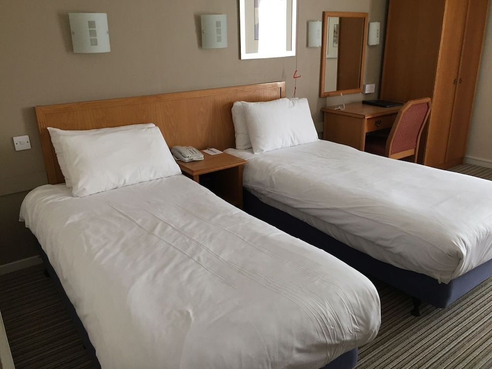 Garden Court Hotel Aylesbury 2