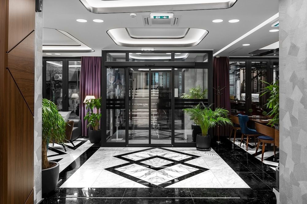 Sky Hotel 2