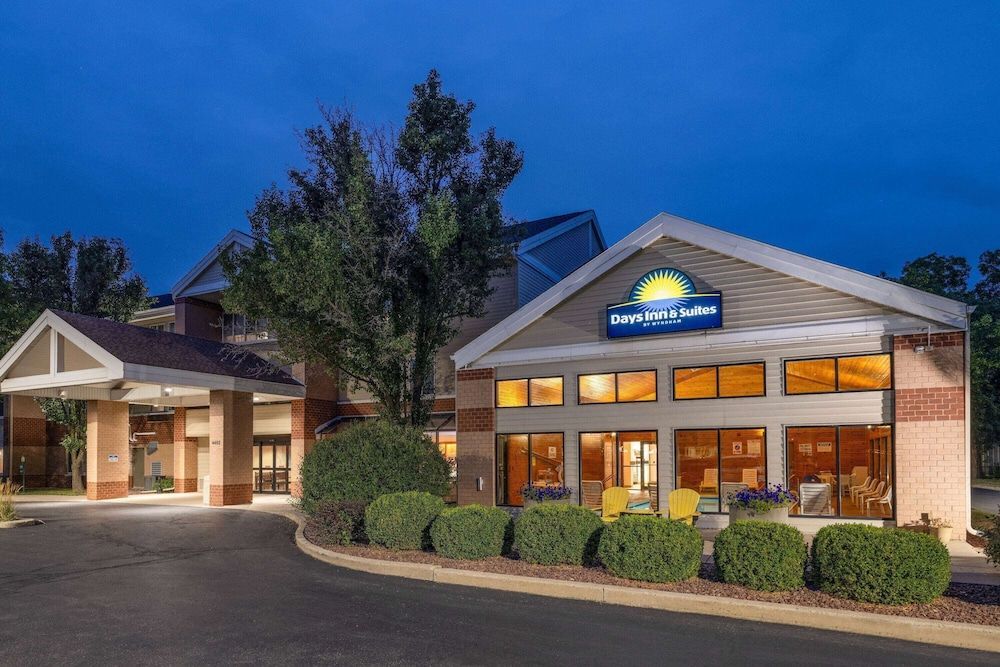 Days Inn & Suites by Wyndham Madison 1