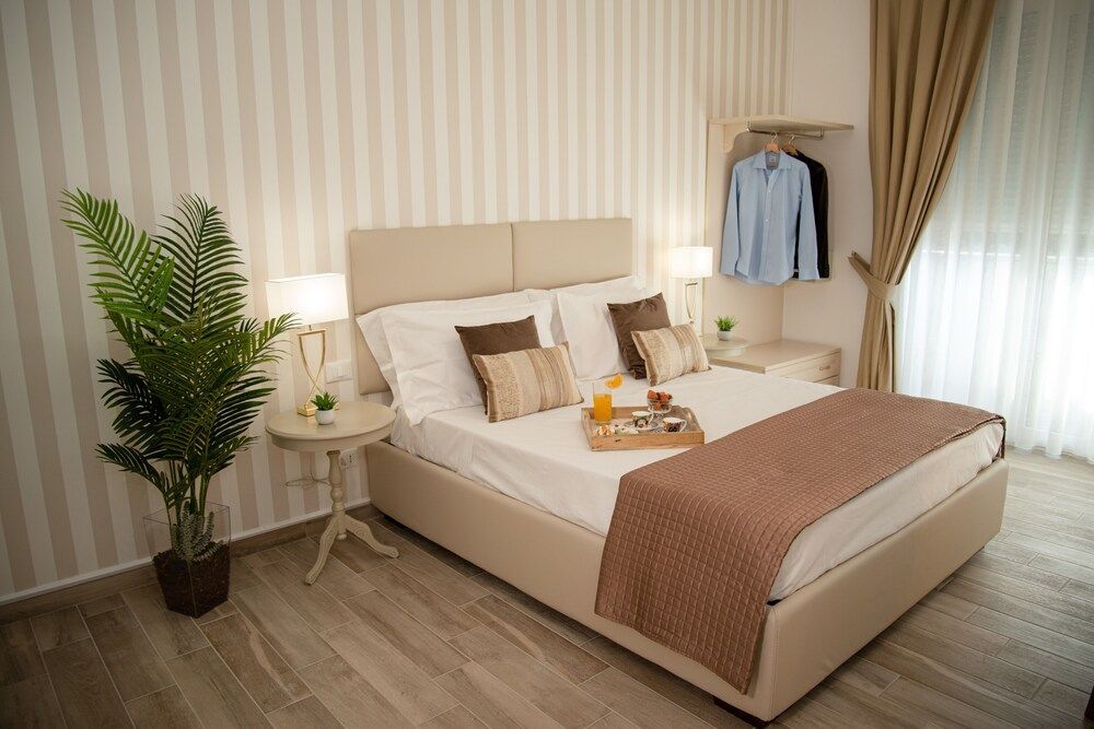 Porta Aragonese Luxury Rooms 1