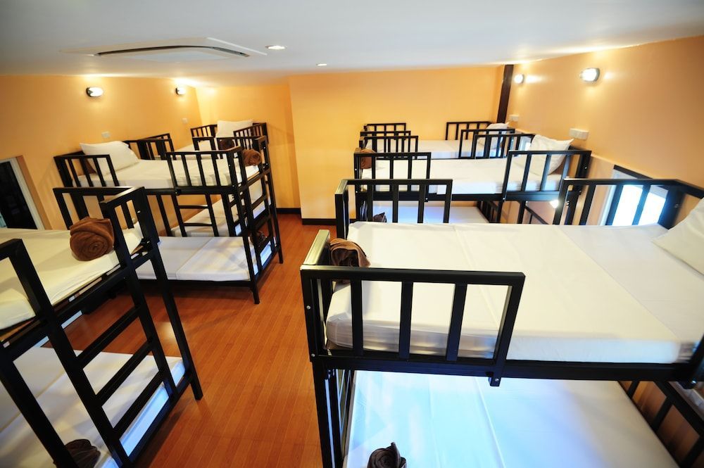 Twin Palms Hostel Phi Phi 1