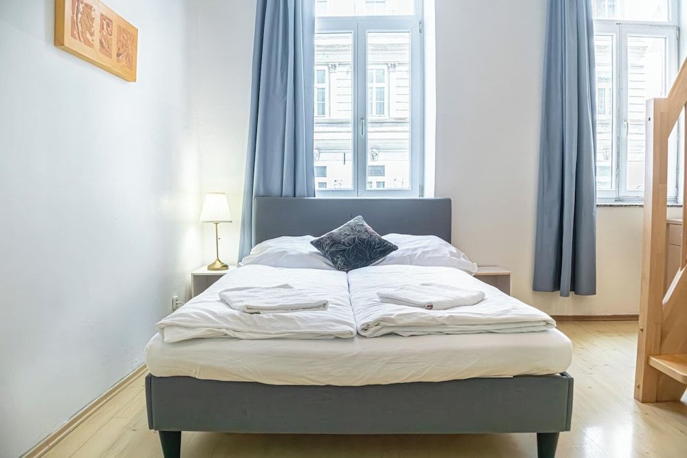 Bright Apartment Near Wiener Stadthalle 2