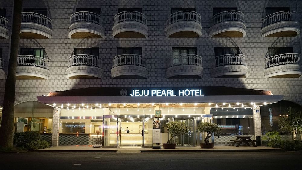 Pearl Hotel Jeju 1