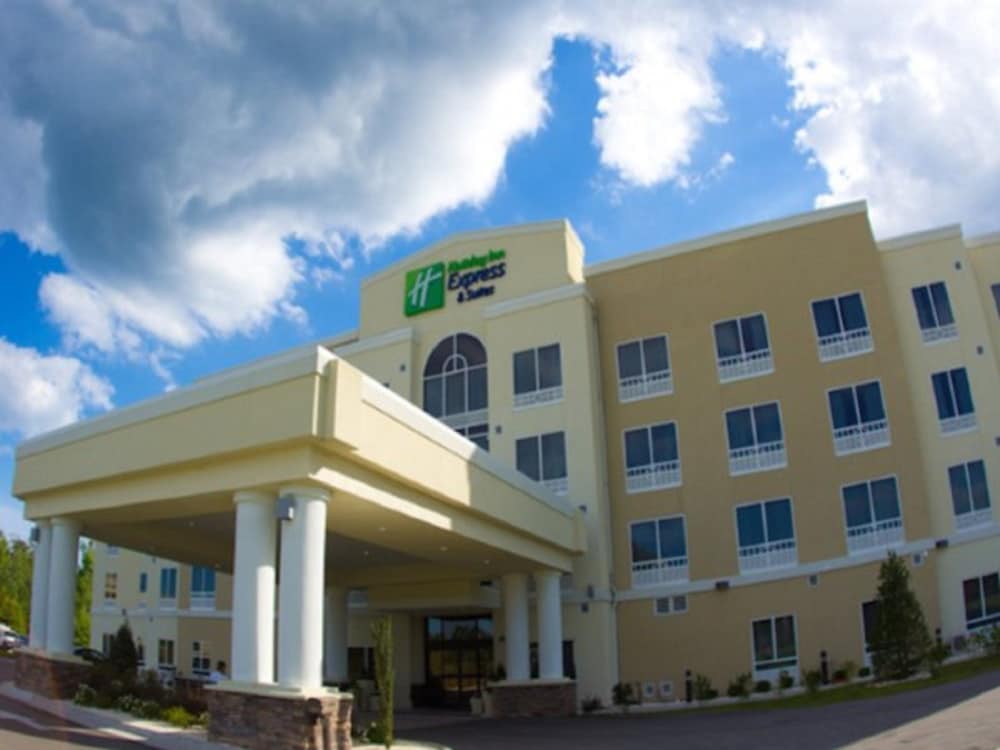 Holiday Inn Express & Suites HAVELOCK NW-NEW BERN by IHG 1