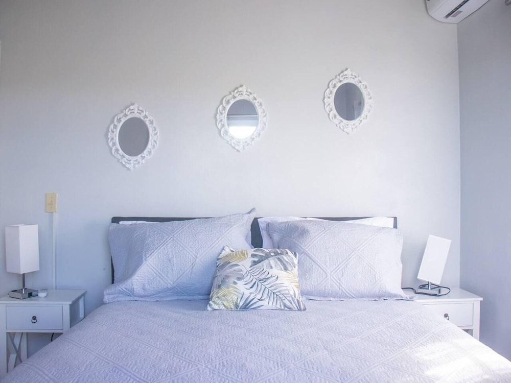 Stylish 2-Bed Sleeps 3 Cosy & Comfortable 1