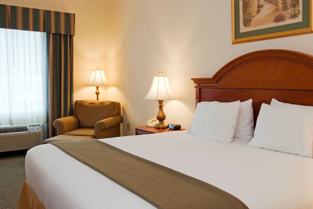 Holiday Inn Express & Suites EMPORIA by IHG 2
