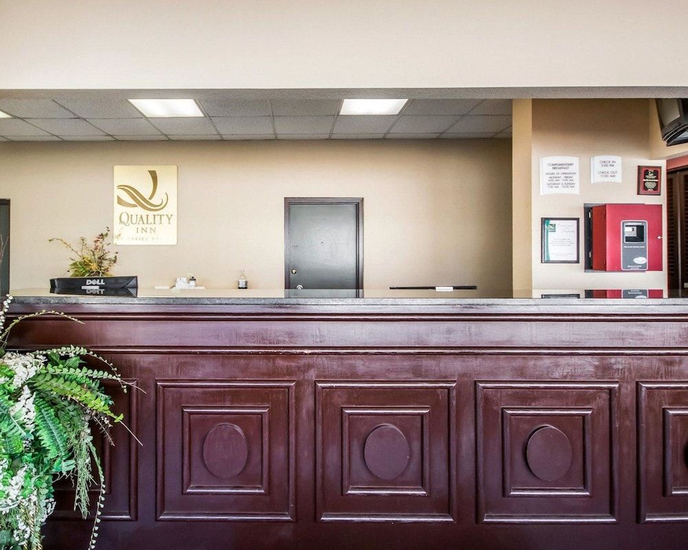 Quality Inn & Suites Elizabethtown 2