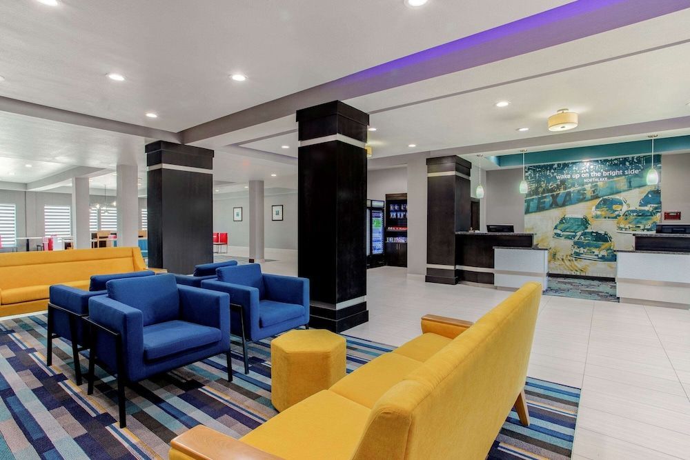 La Quinta Inn & Suites by Wyndham Northlake Ft. Worth 2