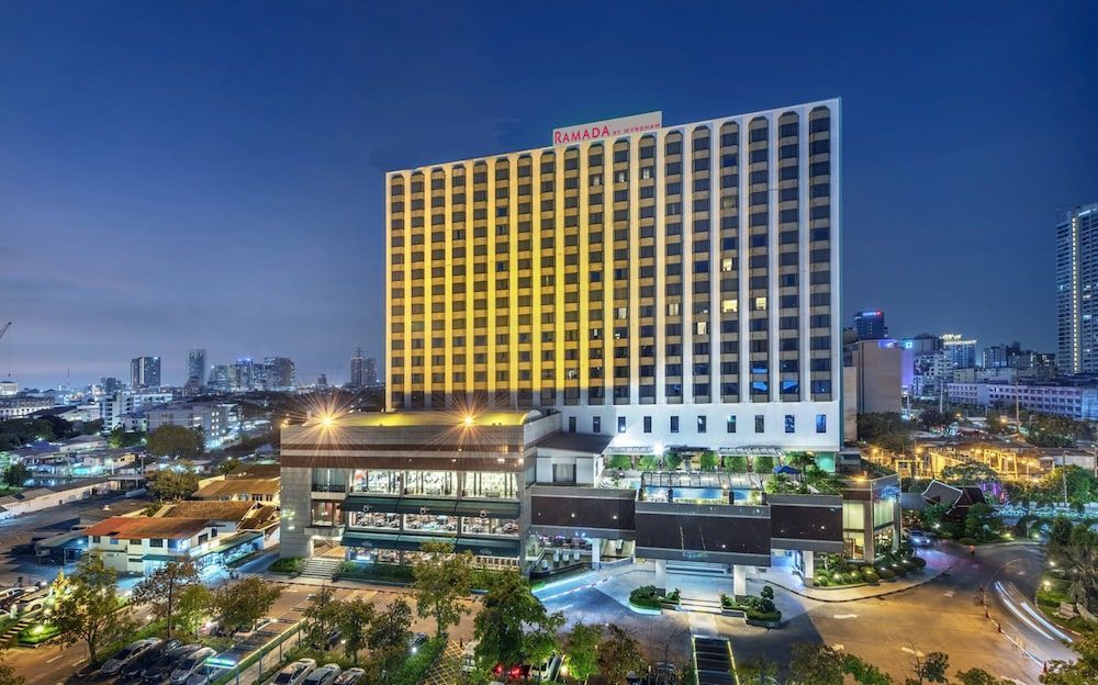 Ramada by Wyndham Bangkok Chaophya Park 1