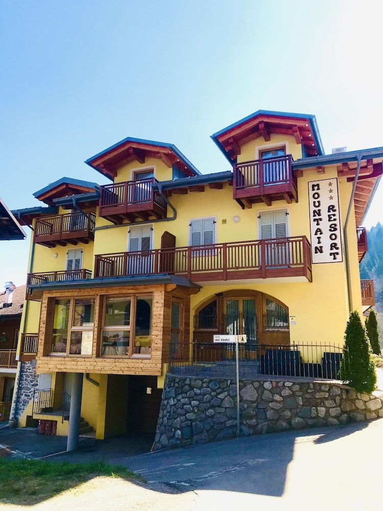Hotel Mountain Resort 1