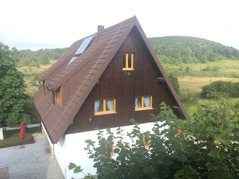 Rustic Inn River 1