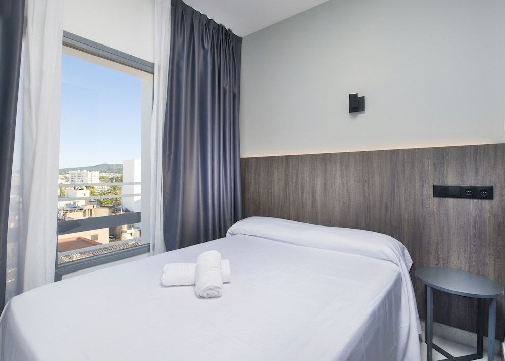 Hotel Base - Adults Only 2