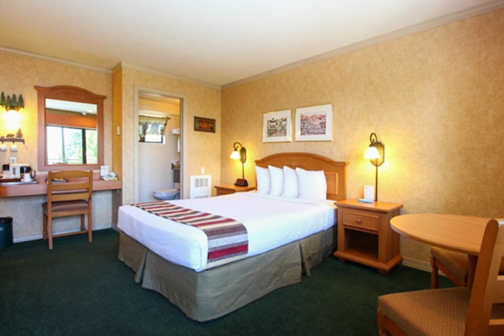 Pepper Tree Inn Tahoe City 1