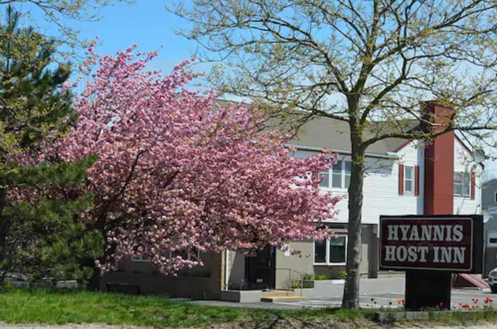 Hyannis Host Inn 1