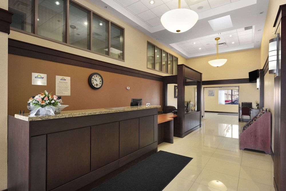 Days Inn by Wyndham Brampton 2