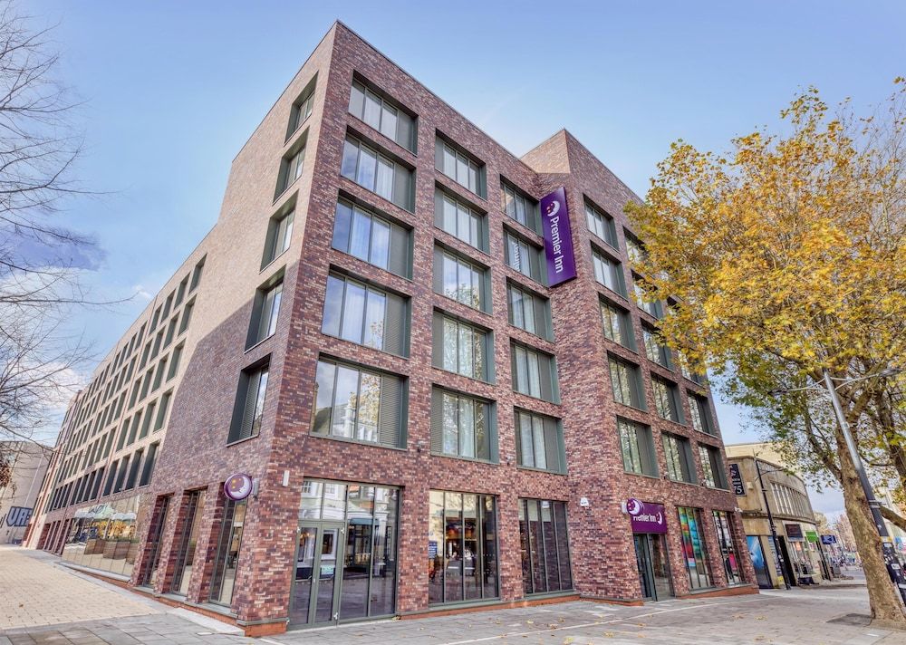 Premier Inn Swindon Town Centre 1