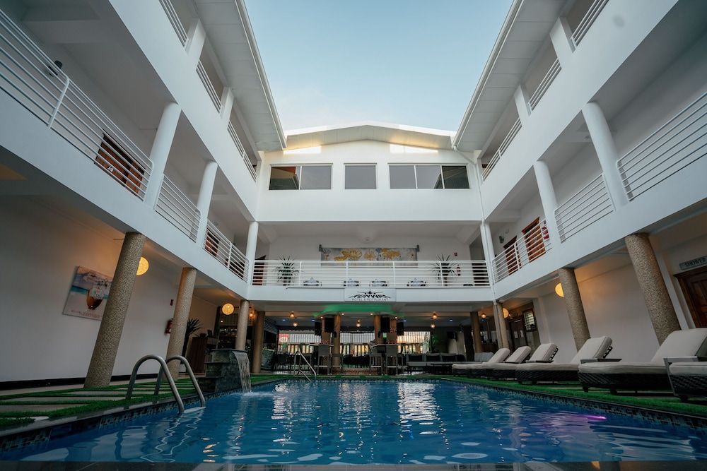 Runway Hotel 1