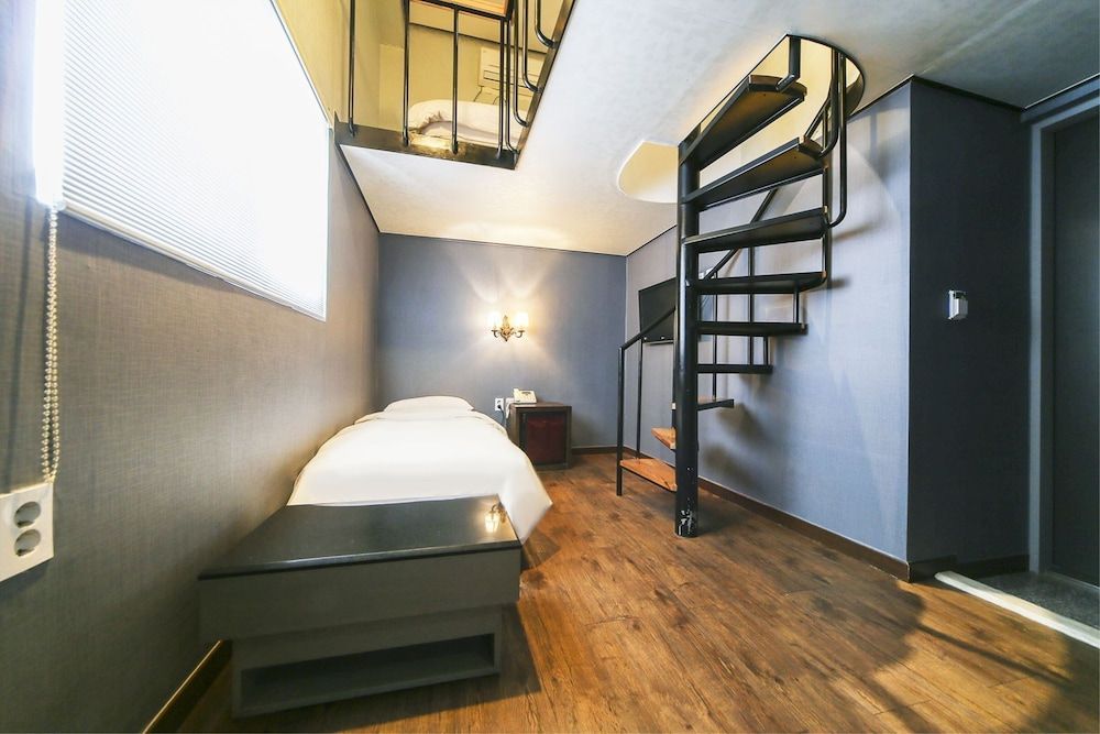 Friendly DH Naissance Hotel by Mindrum Group 1