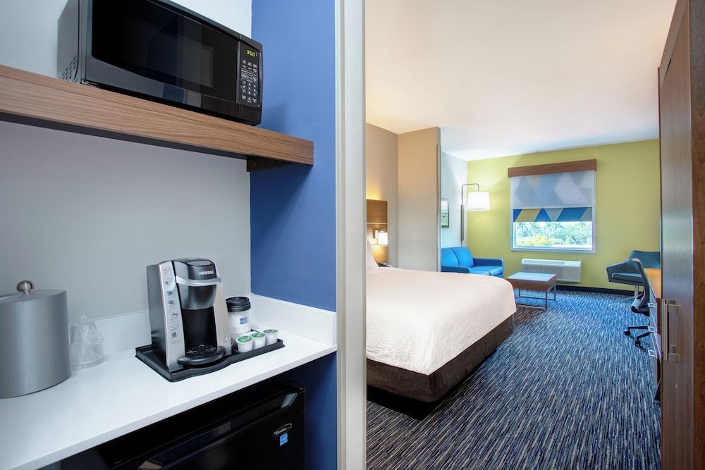 Holiday Inn Express & Suites MIRAMAR by IHG 2