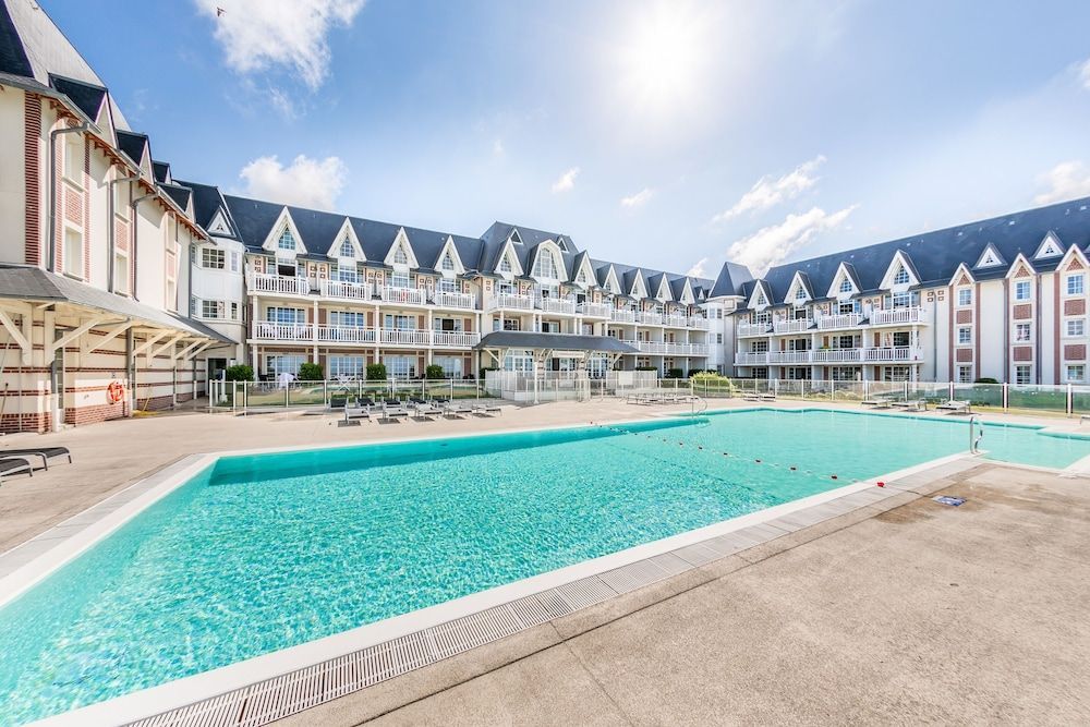 Pierre & Vacances Premium Résidence de la Plage 1