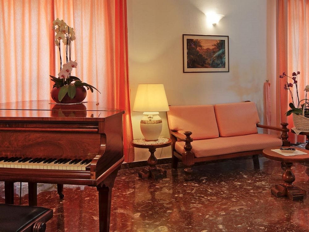 Hotel La Luna 2