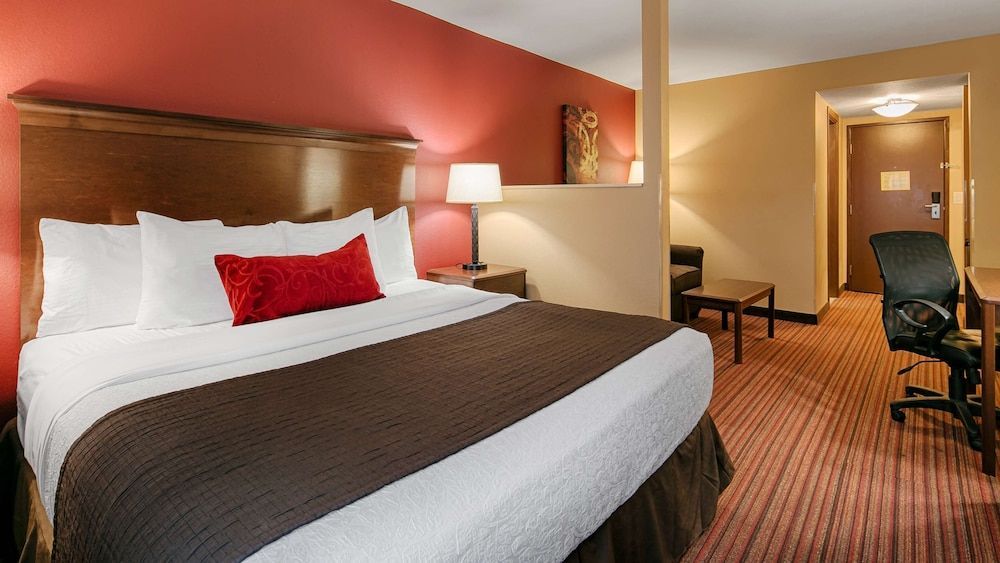 Best Western Woodland Inn 1
